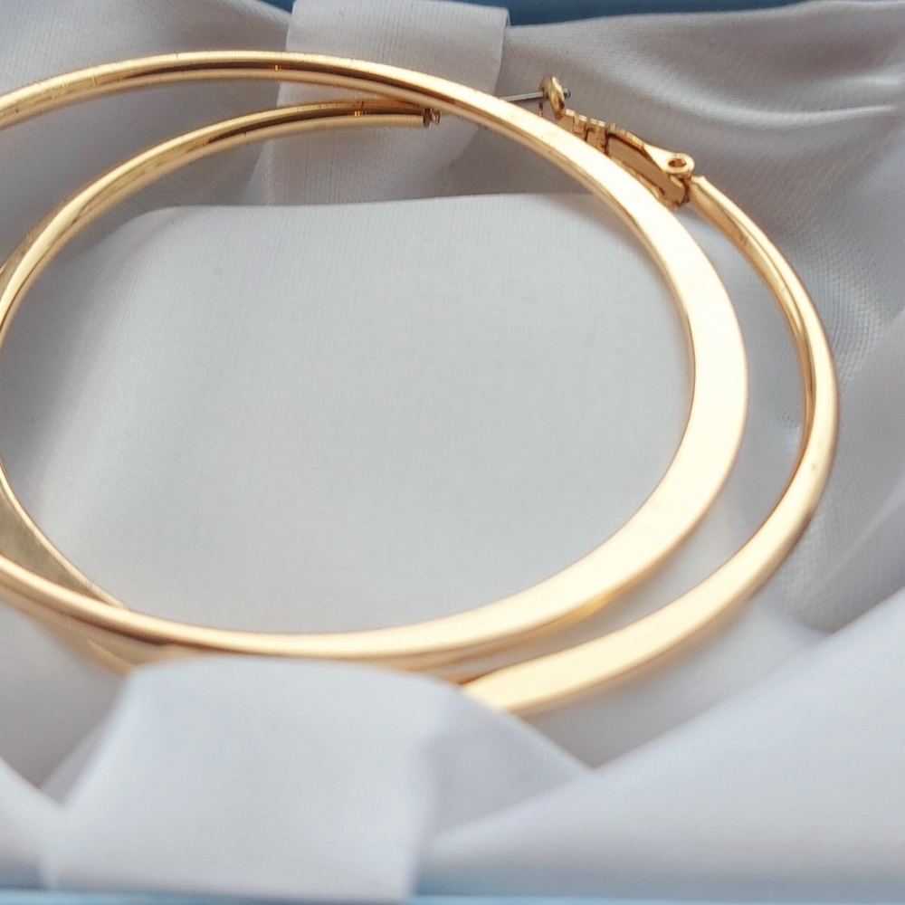 Hoops - Picture 2 of 3